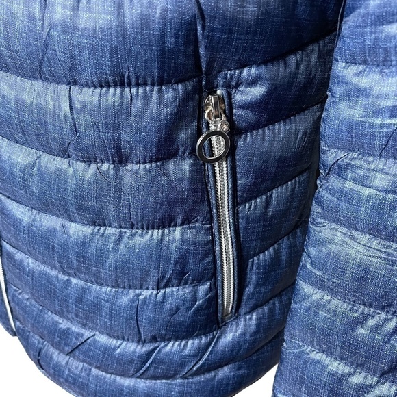 BLUE Puffer Coat💙🤍 - Picture 7 of 16